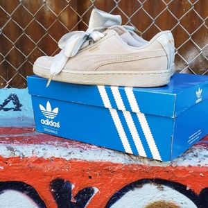 Puma Basket Heart Sz 7 Wom. Gray